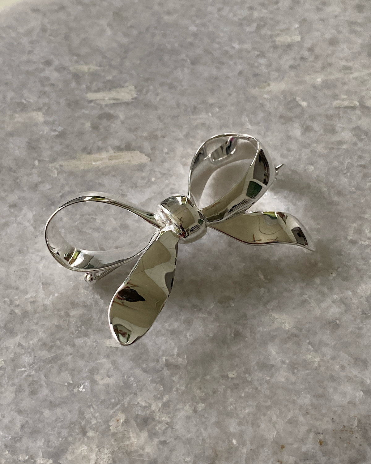 THE BOW BROOCH | SILVER PLATE