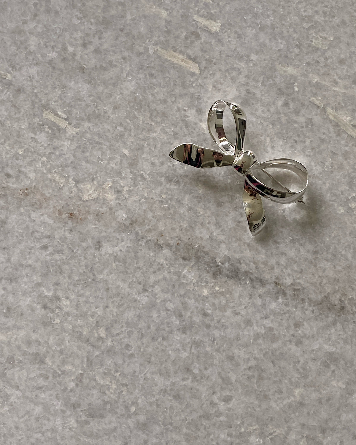 THE BOW BROOCH | SILVER PLATE