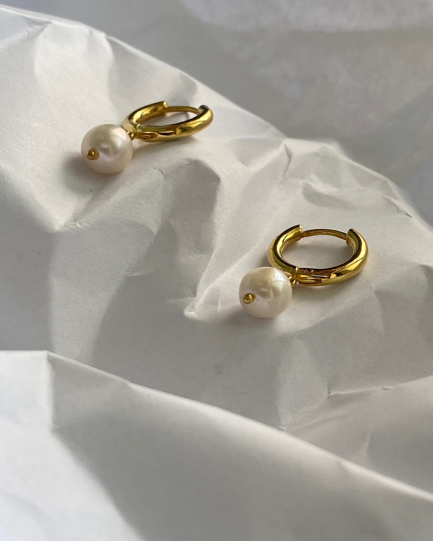 ARIENA CLASSIC PEARL DROP EARRINGS | GOLD - The Pared Store