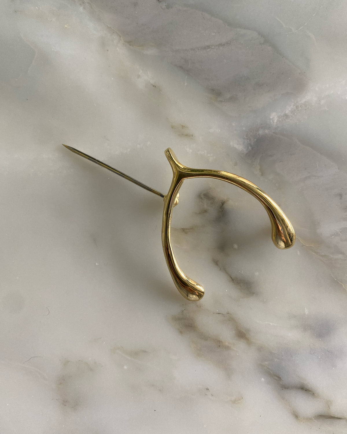 gold wishbone brroch 2