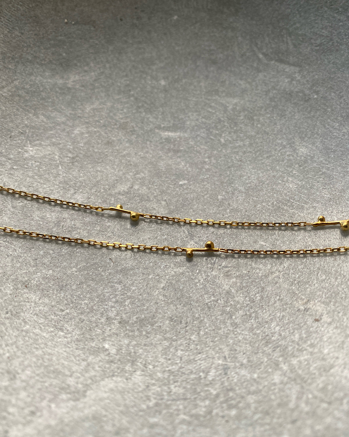 detail of a gold chain