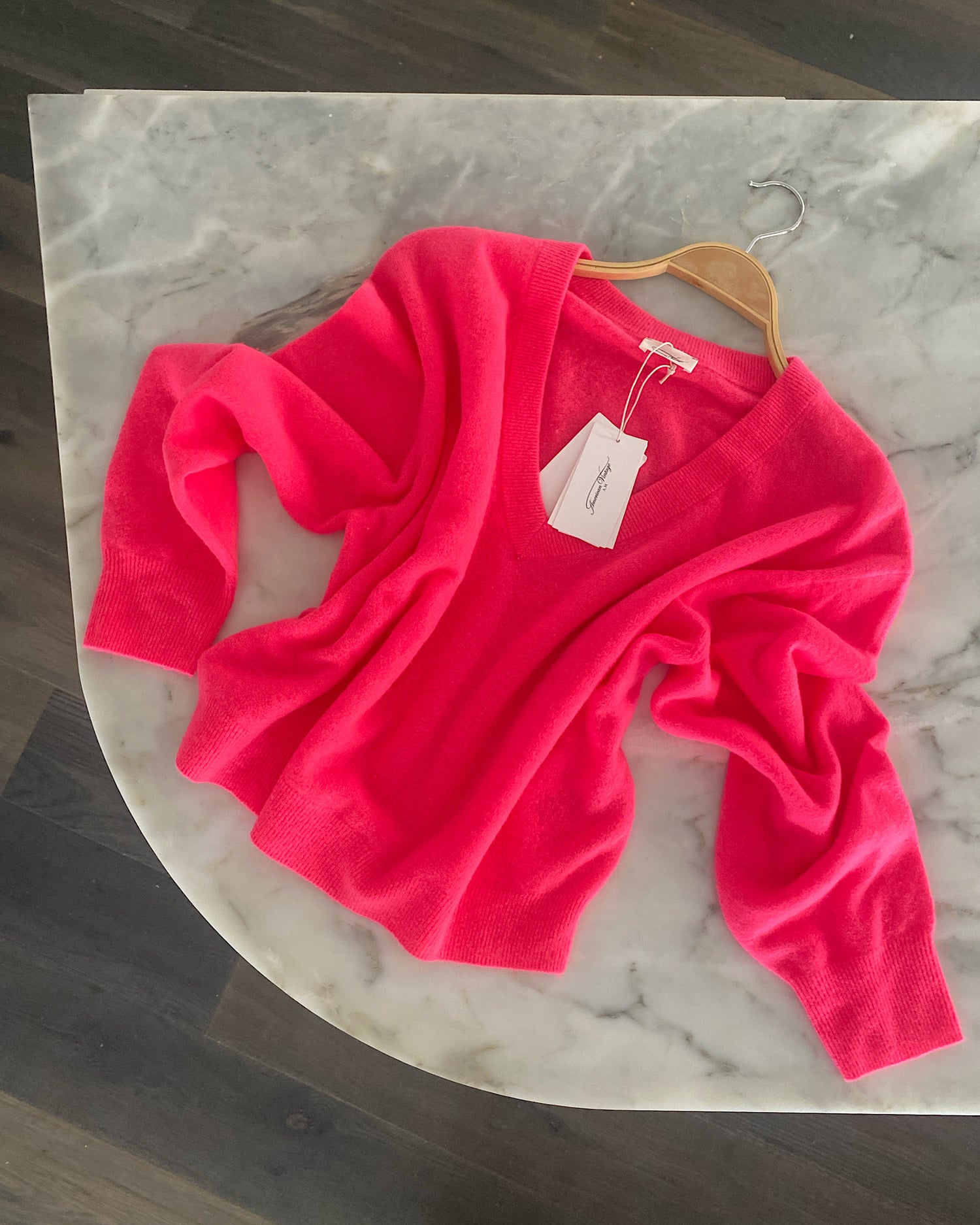 RAXOW V NECK SWEATER | FLUROSCENT HORTENSIA