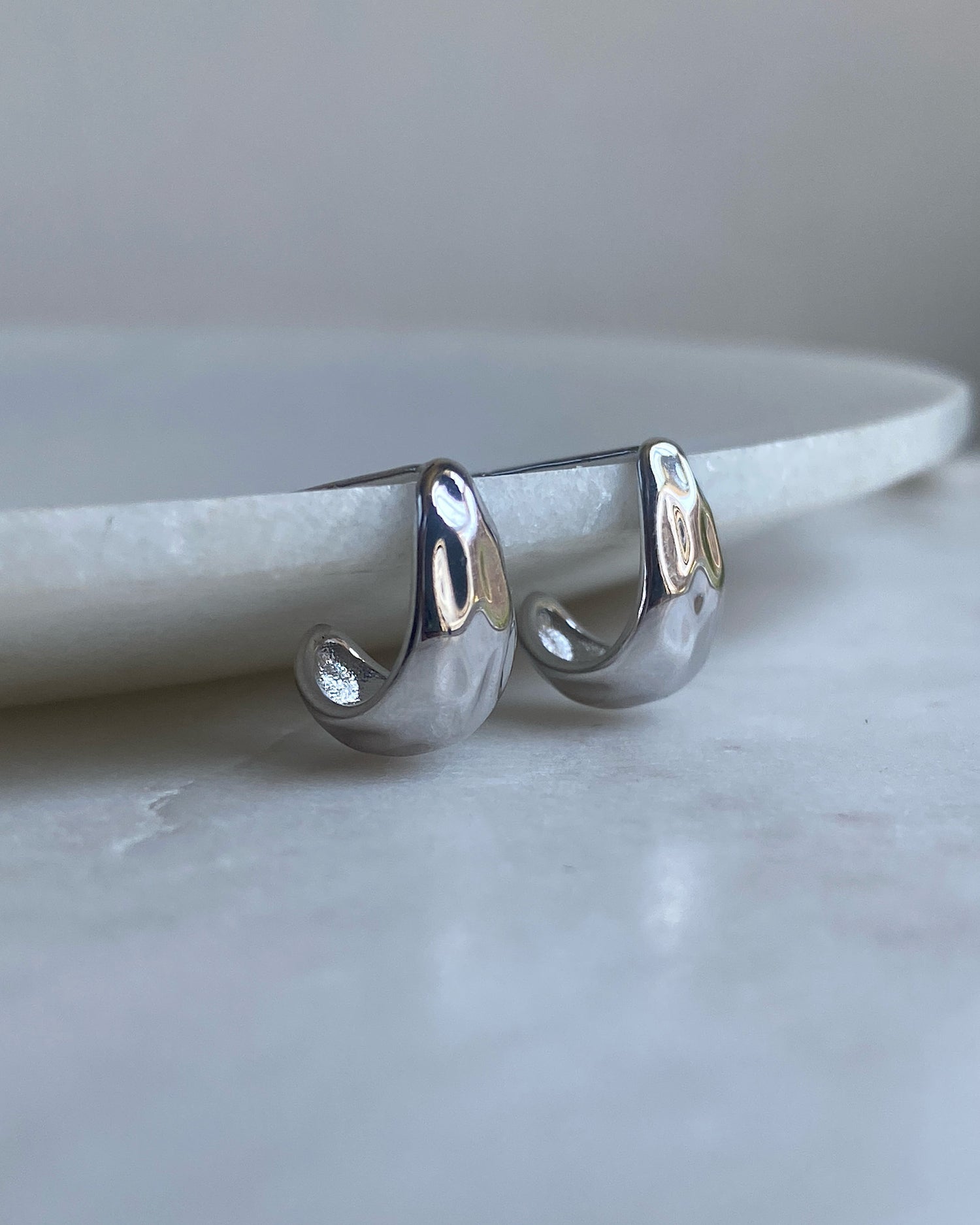 TEXTURED WRAP OLIVIA  STUD EARRINGS | SILVER