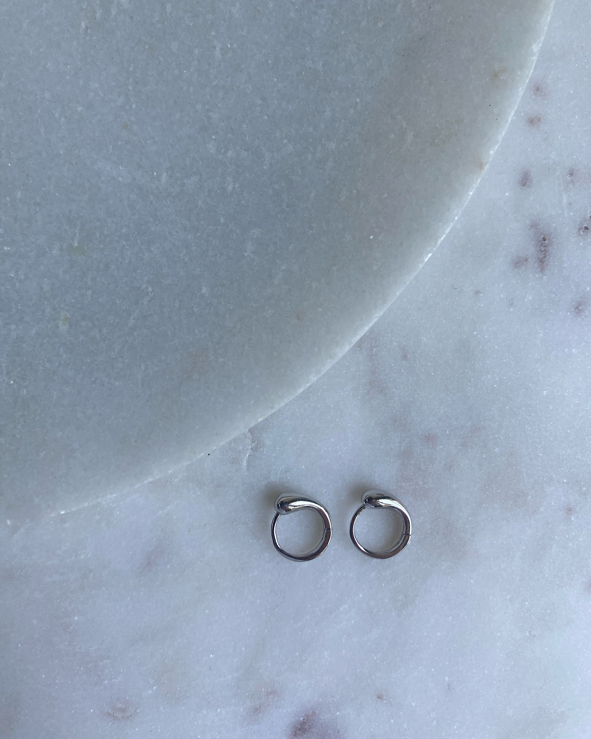 DRIP ORGANIC HOOP EARRINGS | SILVER