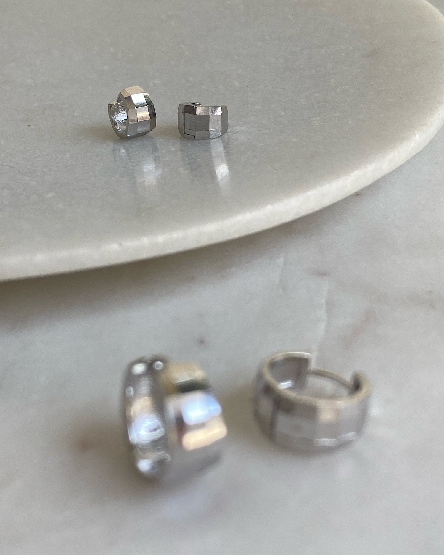 DISCO FACET HUGGIE EARRINGS | SILVER