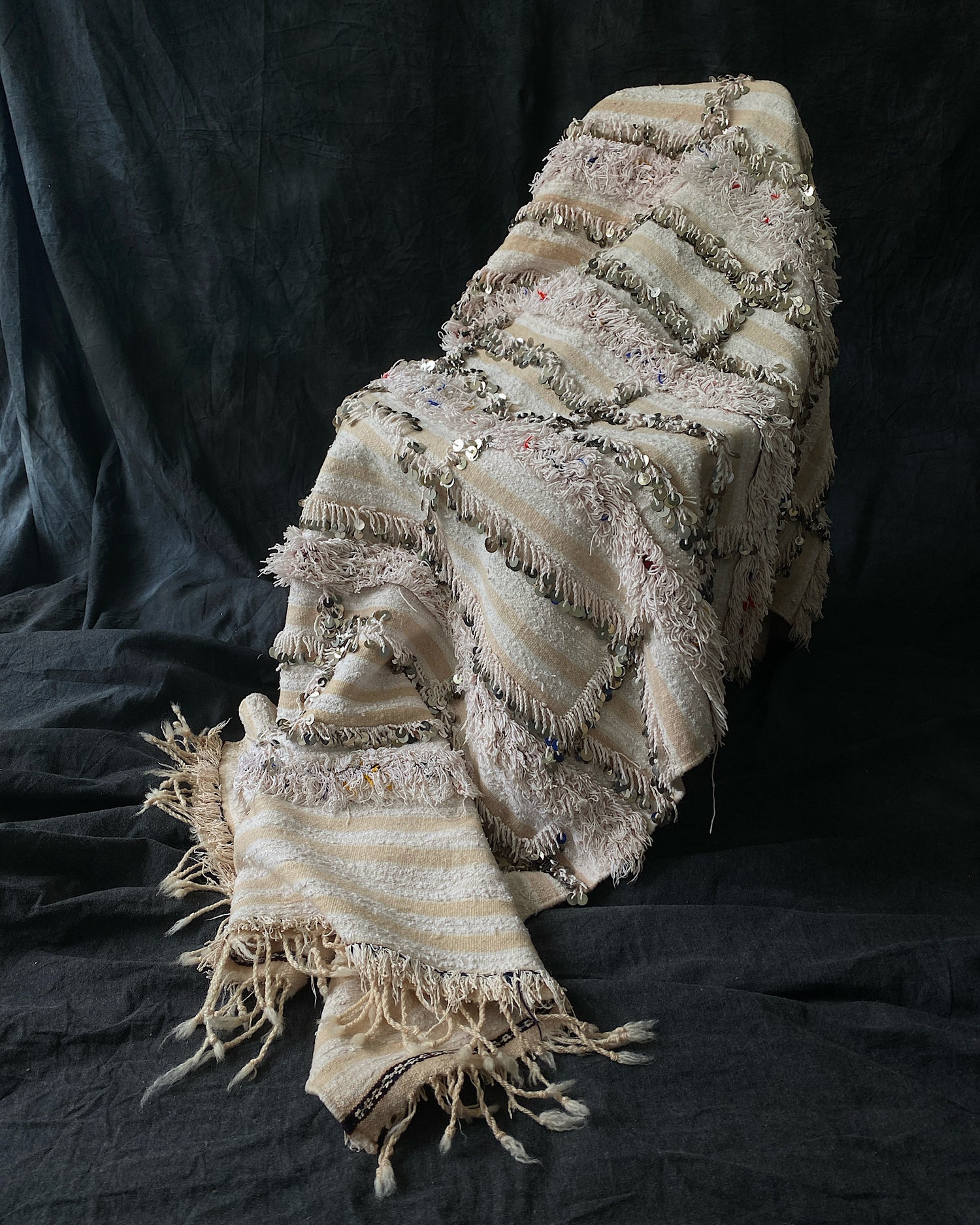 INCREDIBLE MIRRORED MORROCAN WEDDING BLANKET