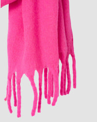 closeup of a fluro pink scarf