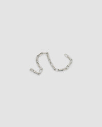 Simple silver oval chain bracelet with a clasp