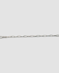 Simple silver oval chain bracelet with a clasp