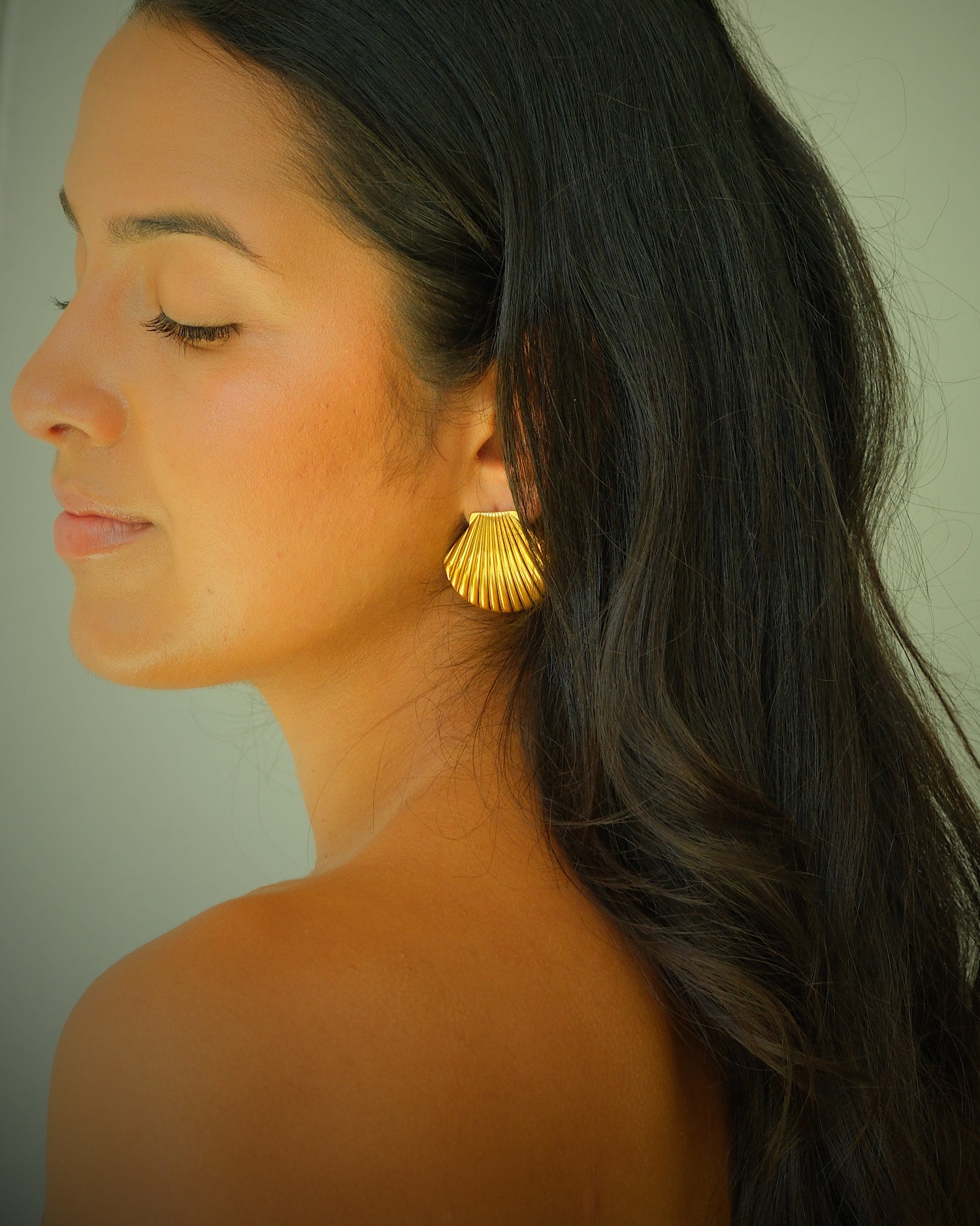 EMMALINE SHELL EARRINGS | GOLD