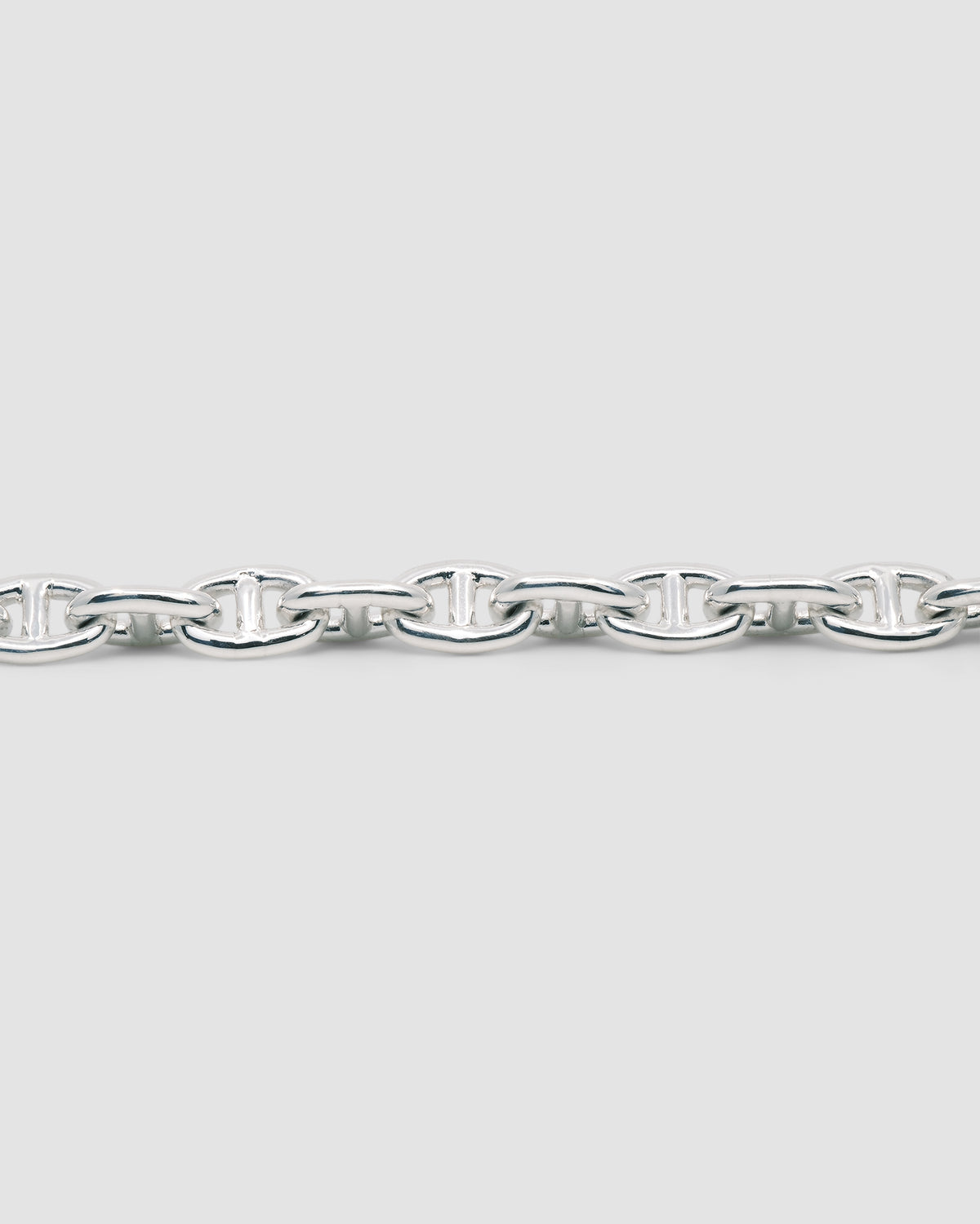 closeup of a silver link chain