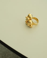 gold cluster ring