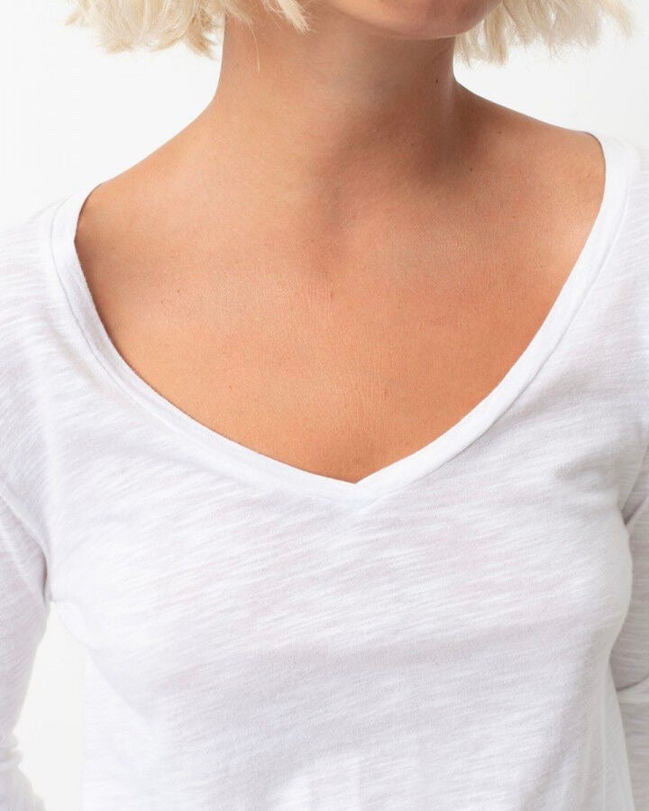 JACKSONVILLE V NECK LONG SLEEVE T-SHIRT | WHITE