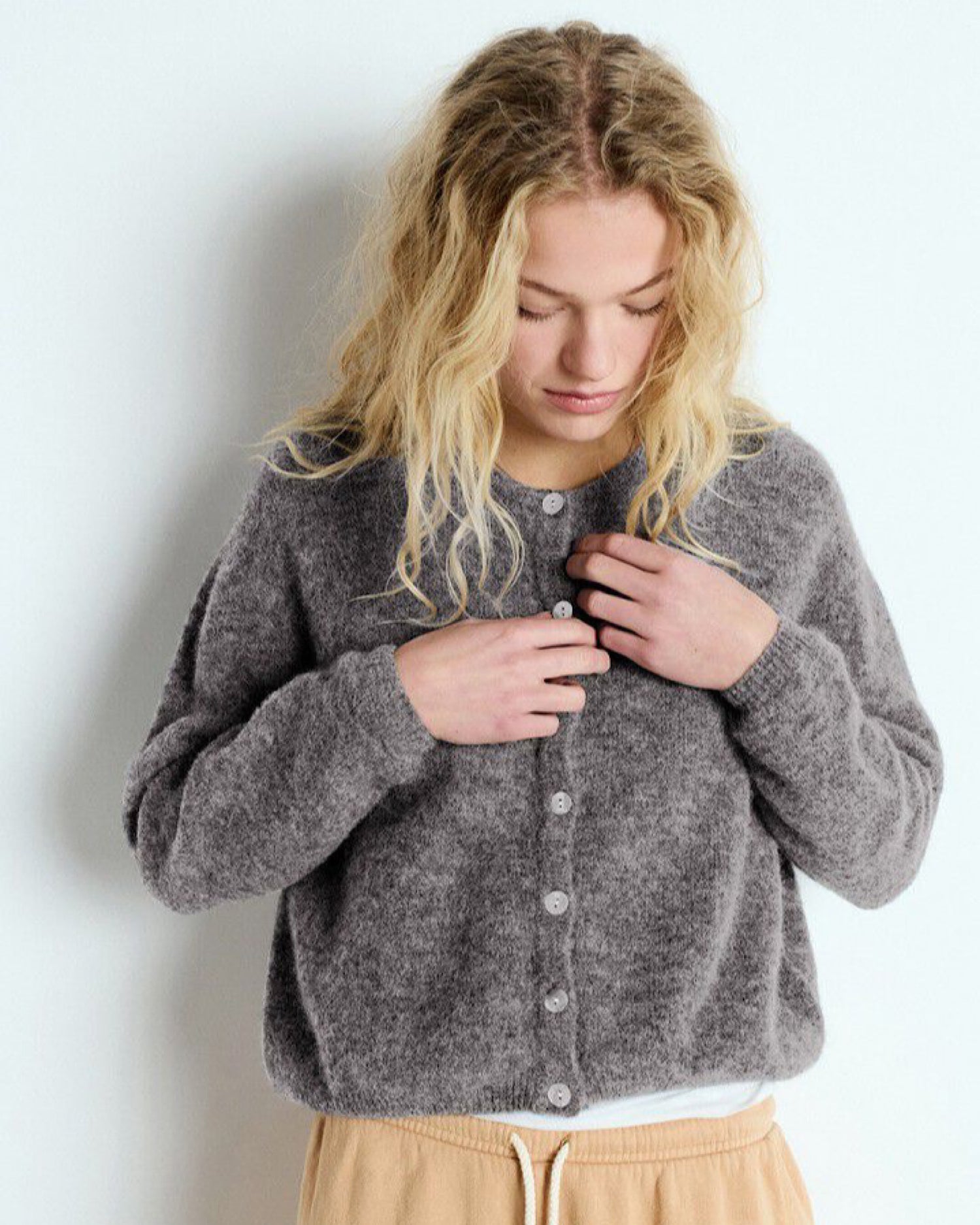 grey Vitow Cardigan with shell buttons by american Vintage available at The Pared Store